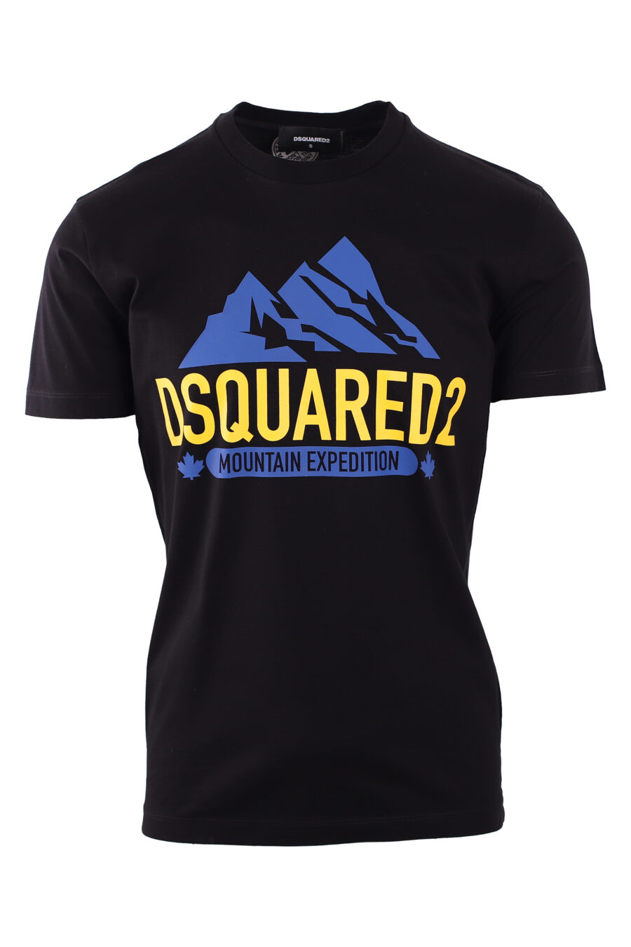 Camiseta negra con montañas azules y logo amarillo - IMG 2897