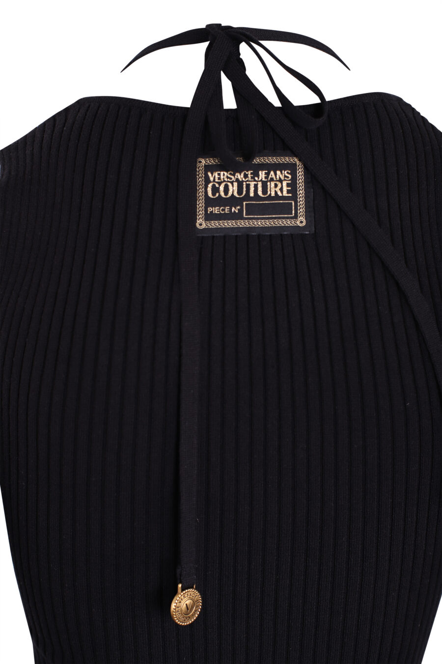 Schwarzer Pullover mit gekreuzten Trägern und offenen Schultern - IMG 3352