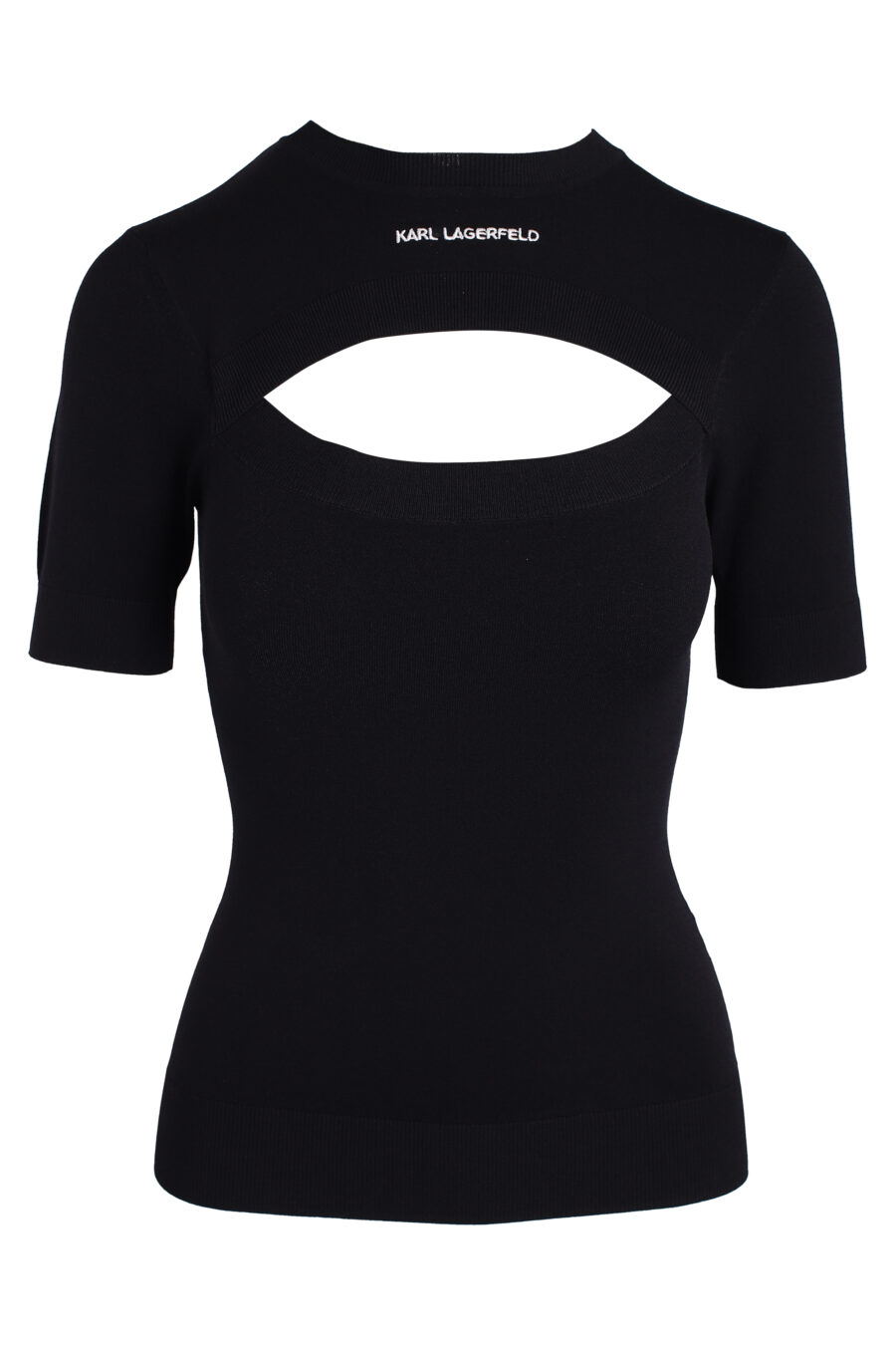 Camiseta negra con apertura en el centro - IMG 3359