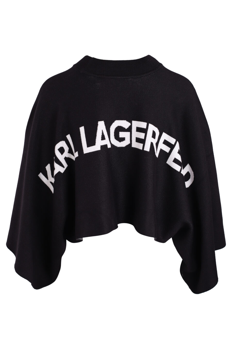 Schwarzer Pullover mit weiten Ärmeln und kleinem Logo - IMG 3368