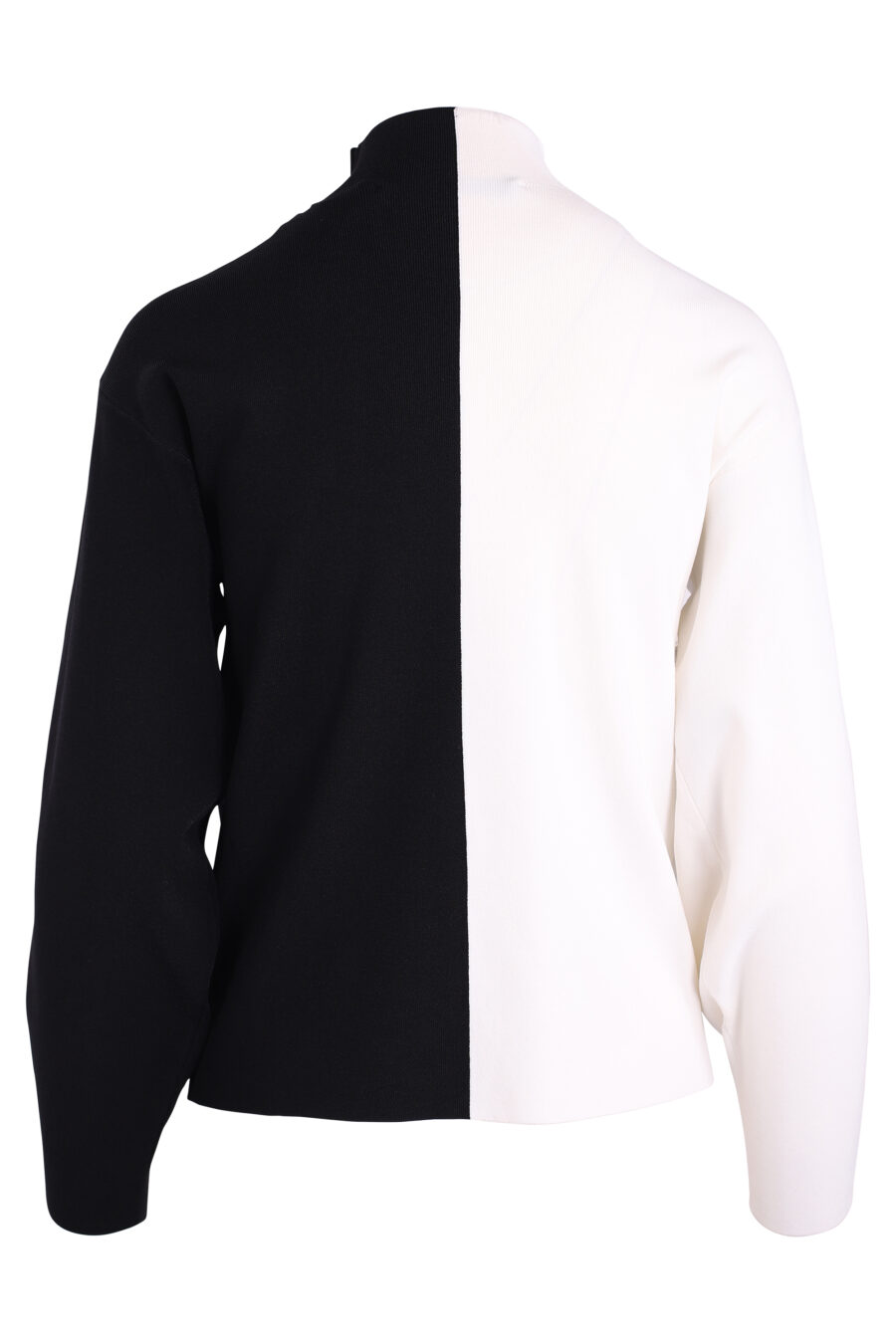 Zweifarbiger schwarz-weißer Pullover mit Maxilogue - IMG 3380