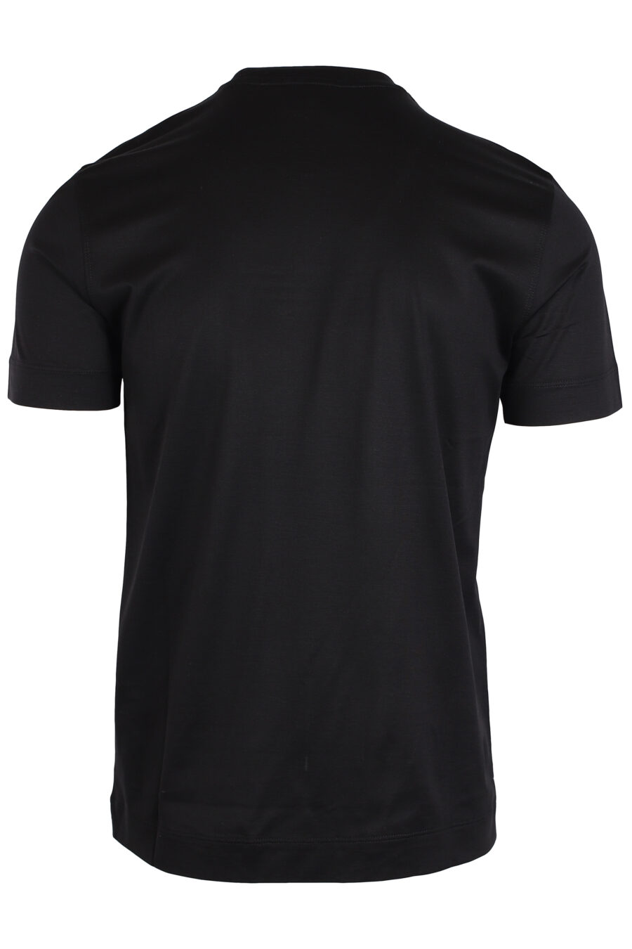 Camiseta negra con minilogo águila en degradé blanco - IMG 3979
