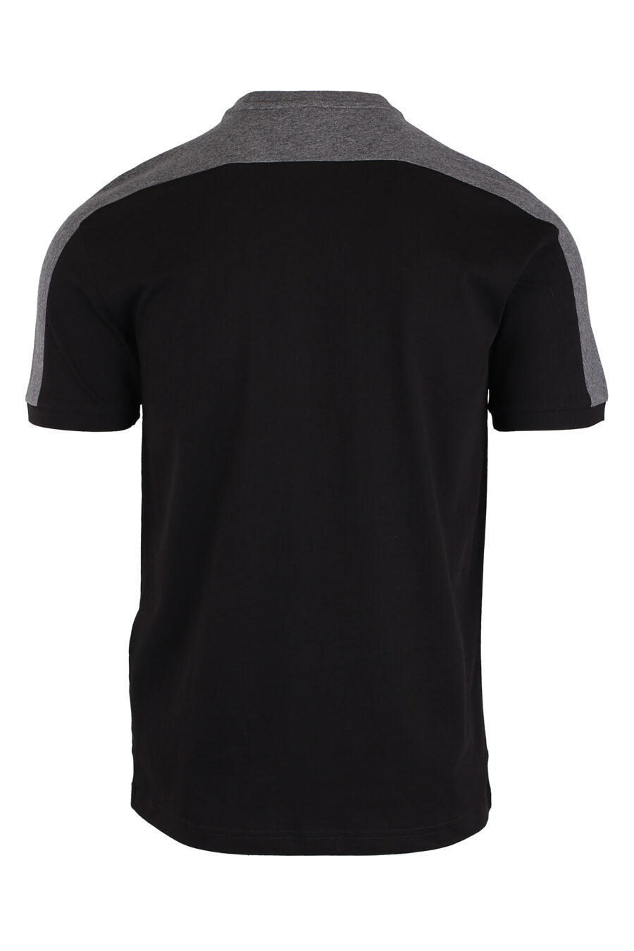 T-shirt preta com cinzento e logótipo "lux identity" - IMG 4152