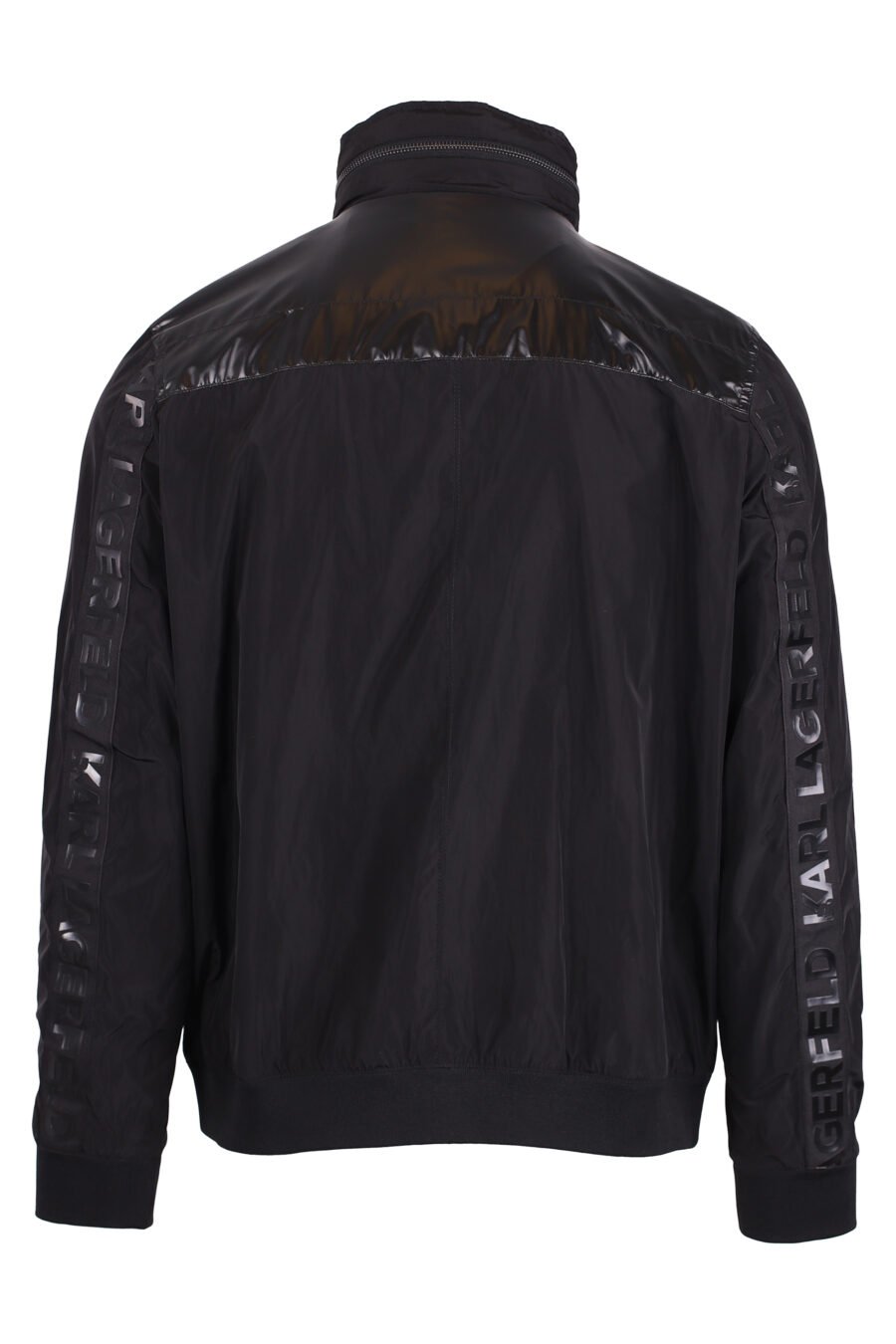 Schwarze Jacke mit Reißverschluss und schwarzem 3d weißem Logo - IMG 4321