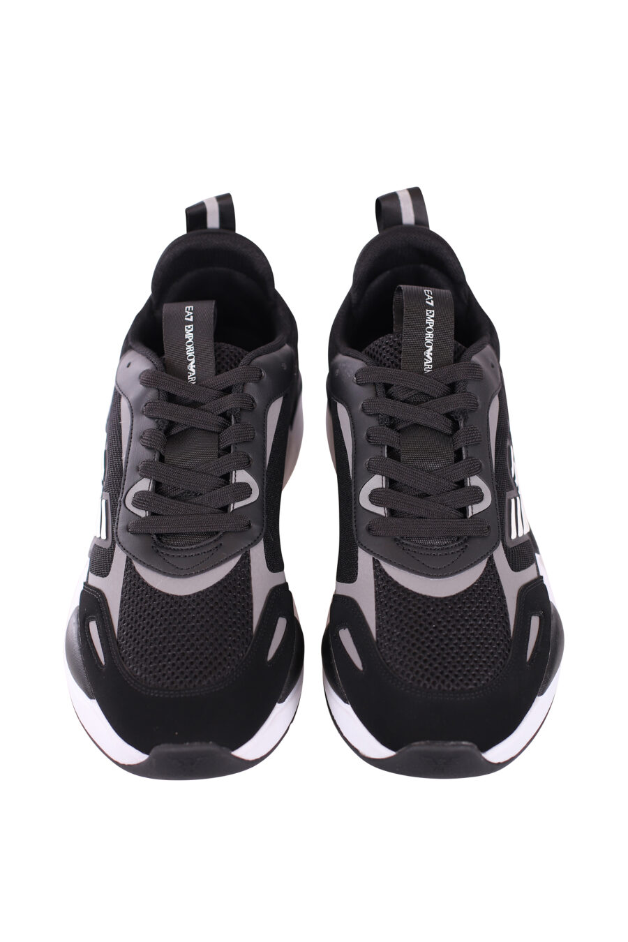 Zapatillas negras y plateado "ace runner" con logo de aguila - IMG 5646