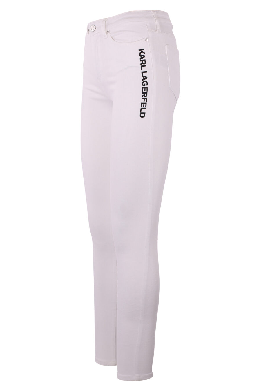 Pantalón vaquero blanco con logo negro vertical - IMG 6308