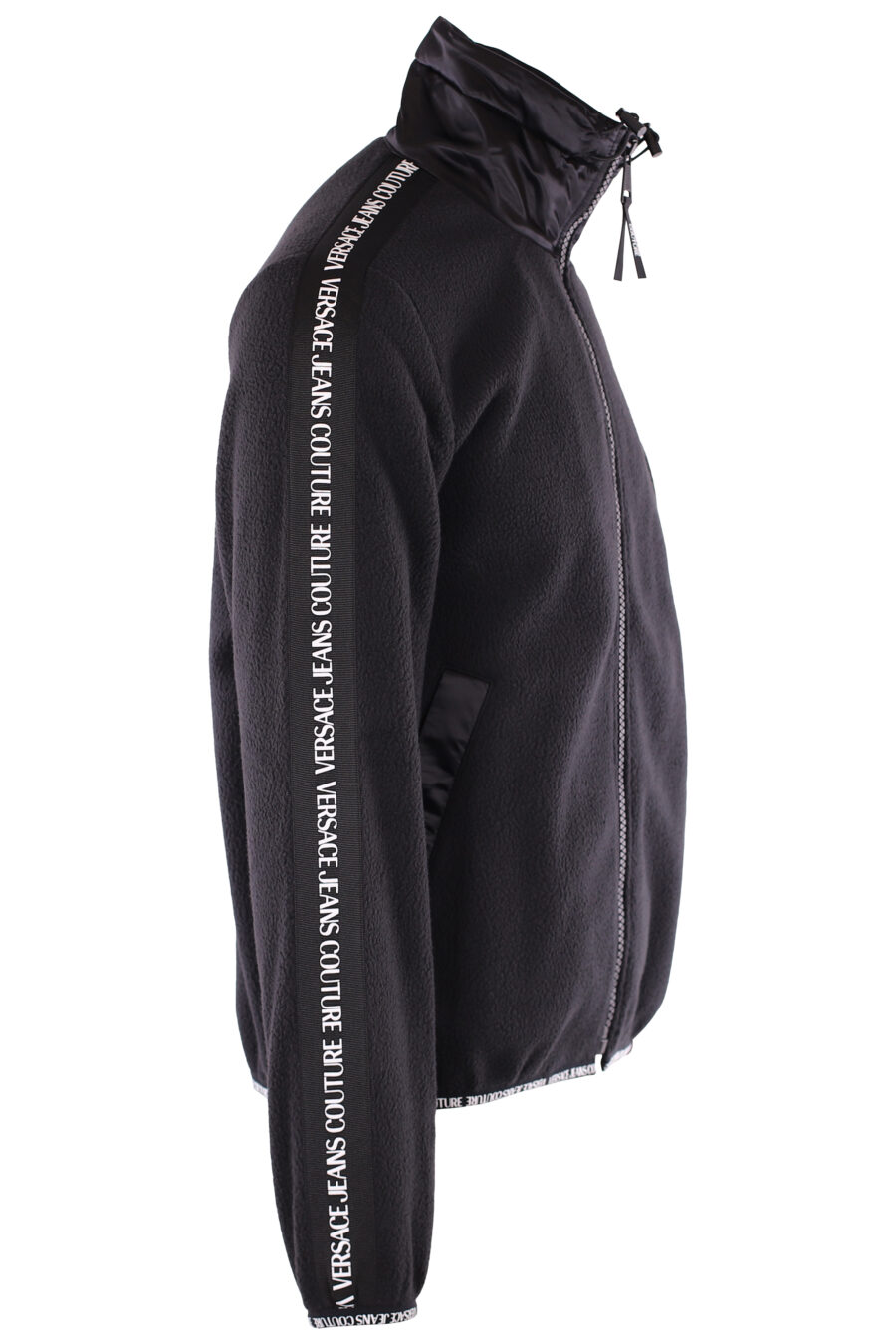Schwarzes Fleece-Sweatshirt mit Schleifenlogo am Ärmel - IMG 6375
