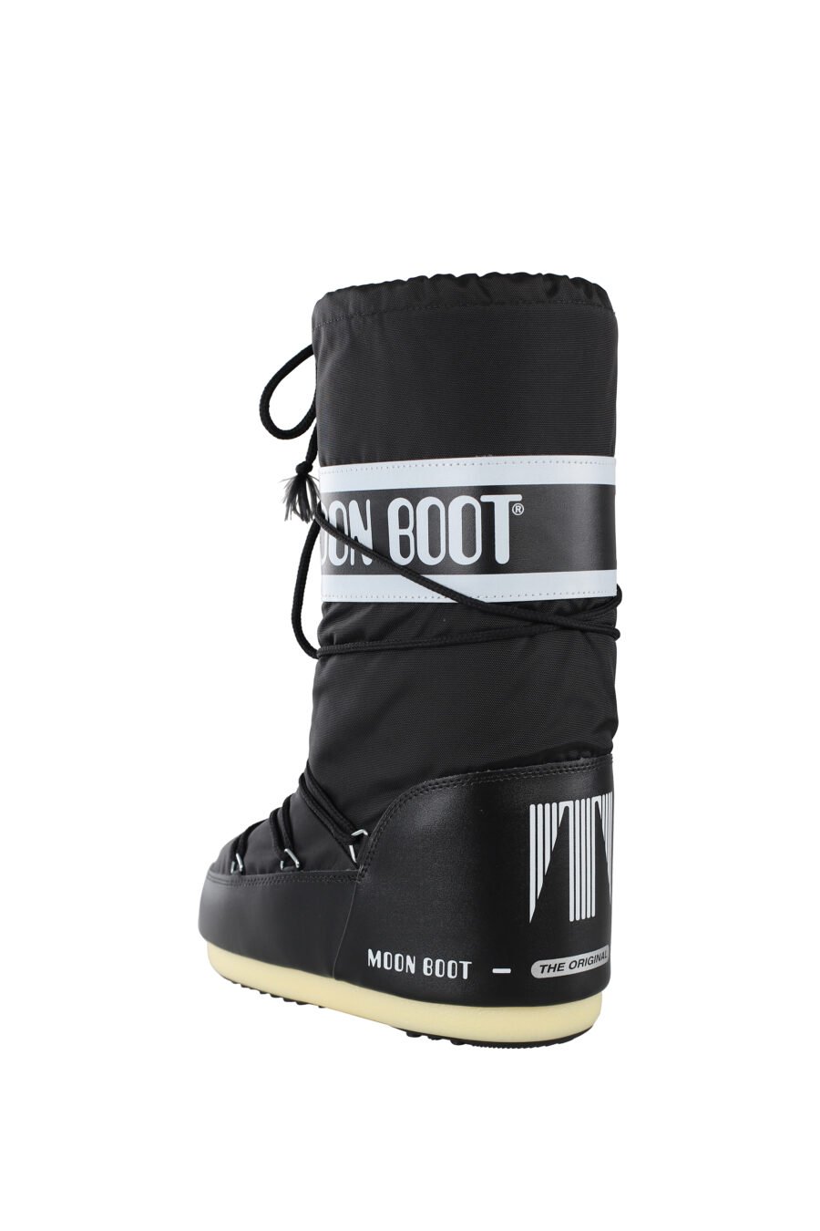 Black snow boots with white logo on ribbon - IMG 6798