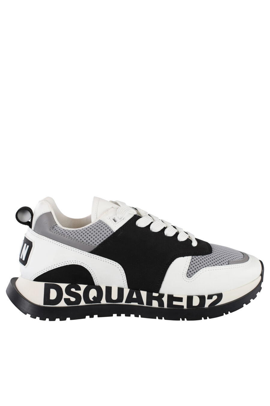 Zapatillas blancas con negro y detalle gris con logo en suela - IMG 6888