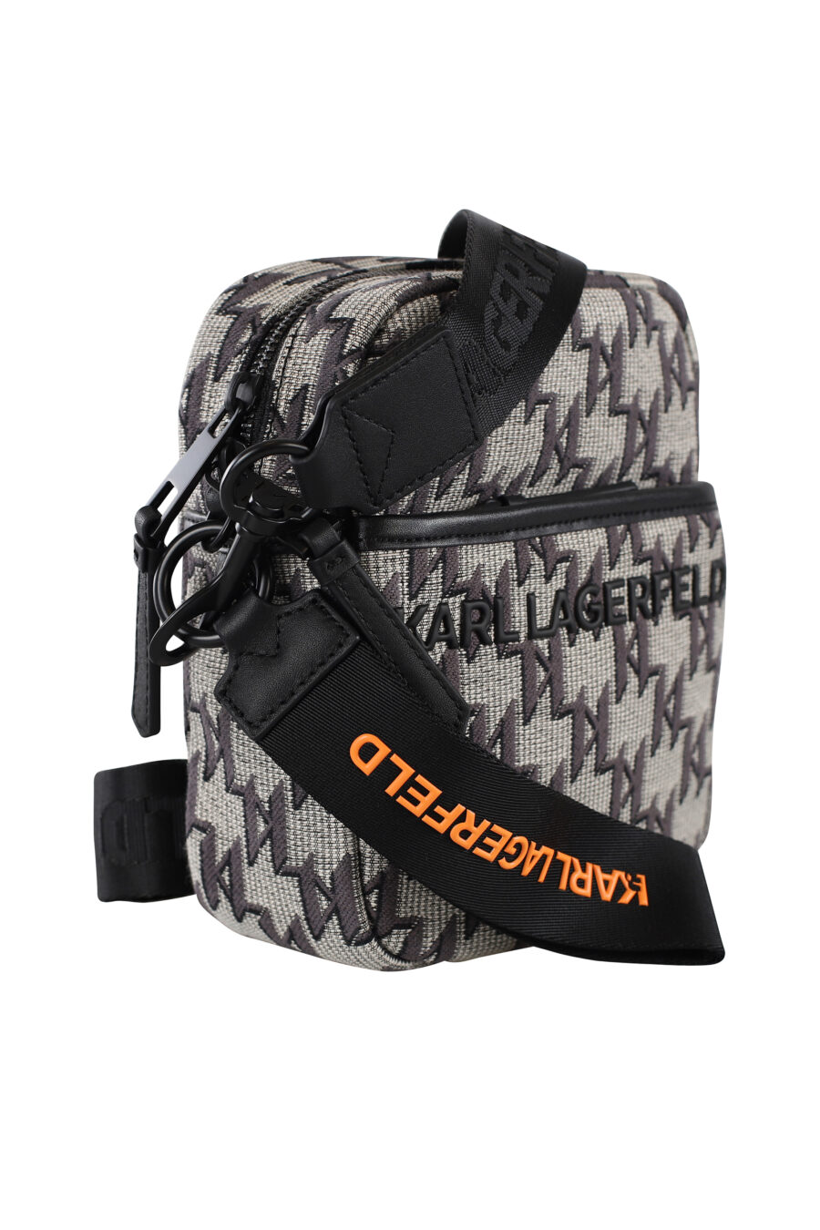 Shoulder bag with monogram logo - IMG 6929