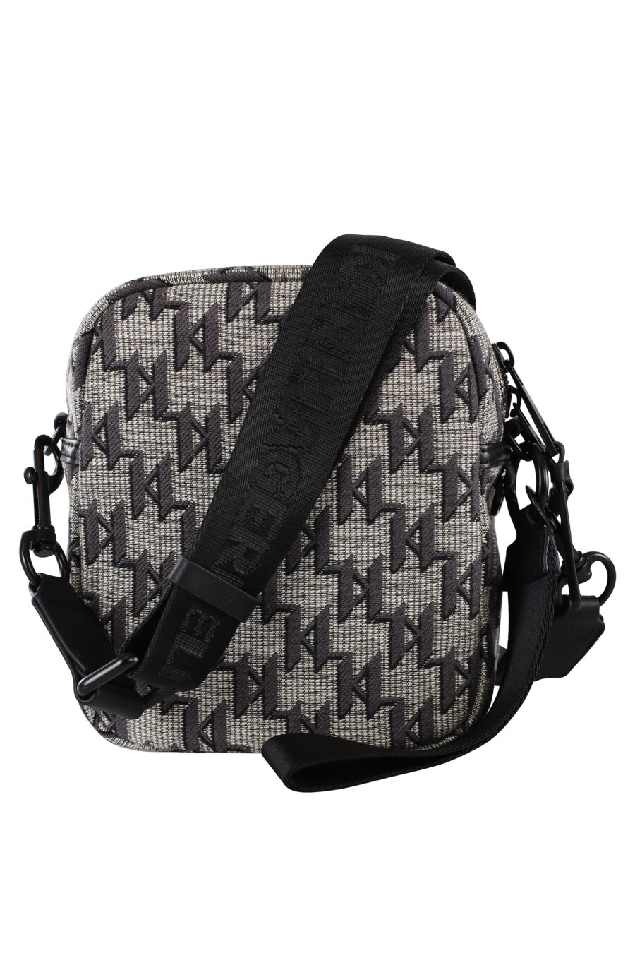 Shoulder bag with monogram logo - IMG 6930