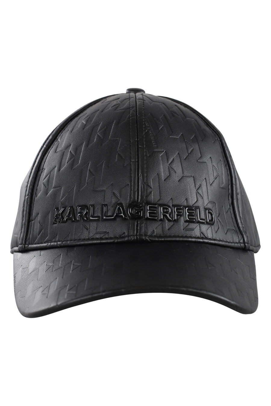 Gorra negra de cuero con logo monocromático - IMG 7064