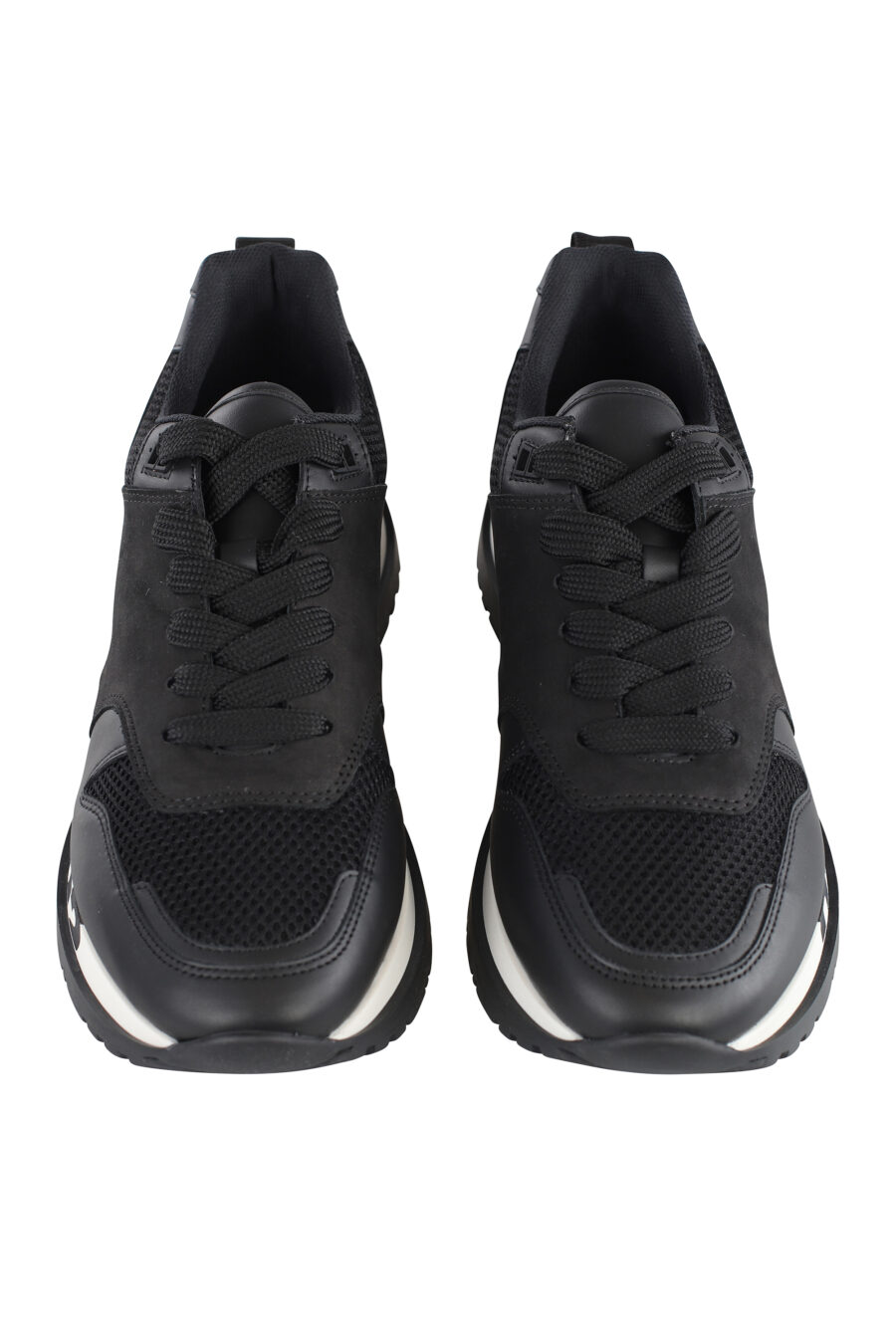 Black trainers with logo on sole - IMG 7094