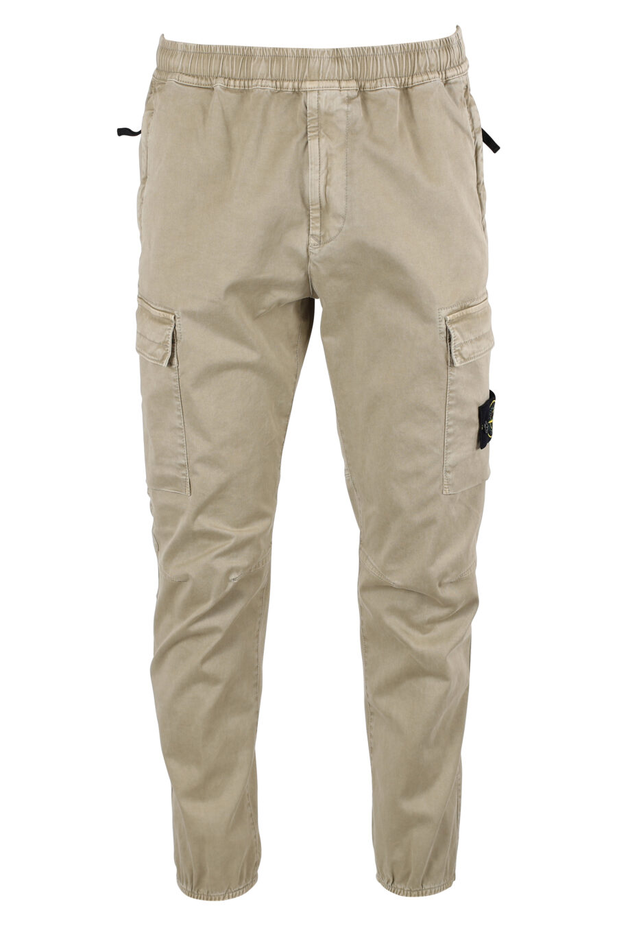 Pantalón beige estilo cargo con parche lateral - IMG 8325