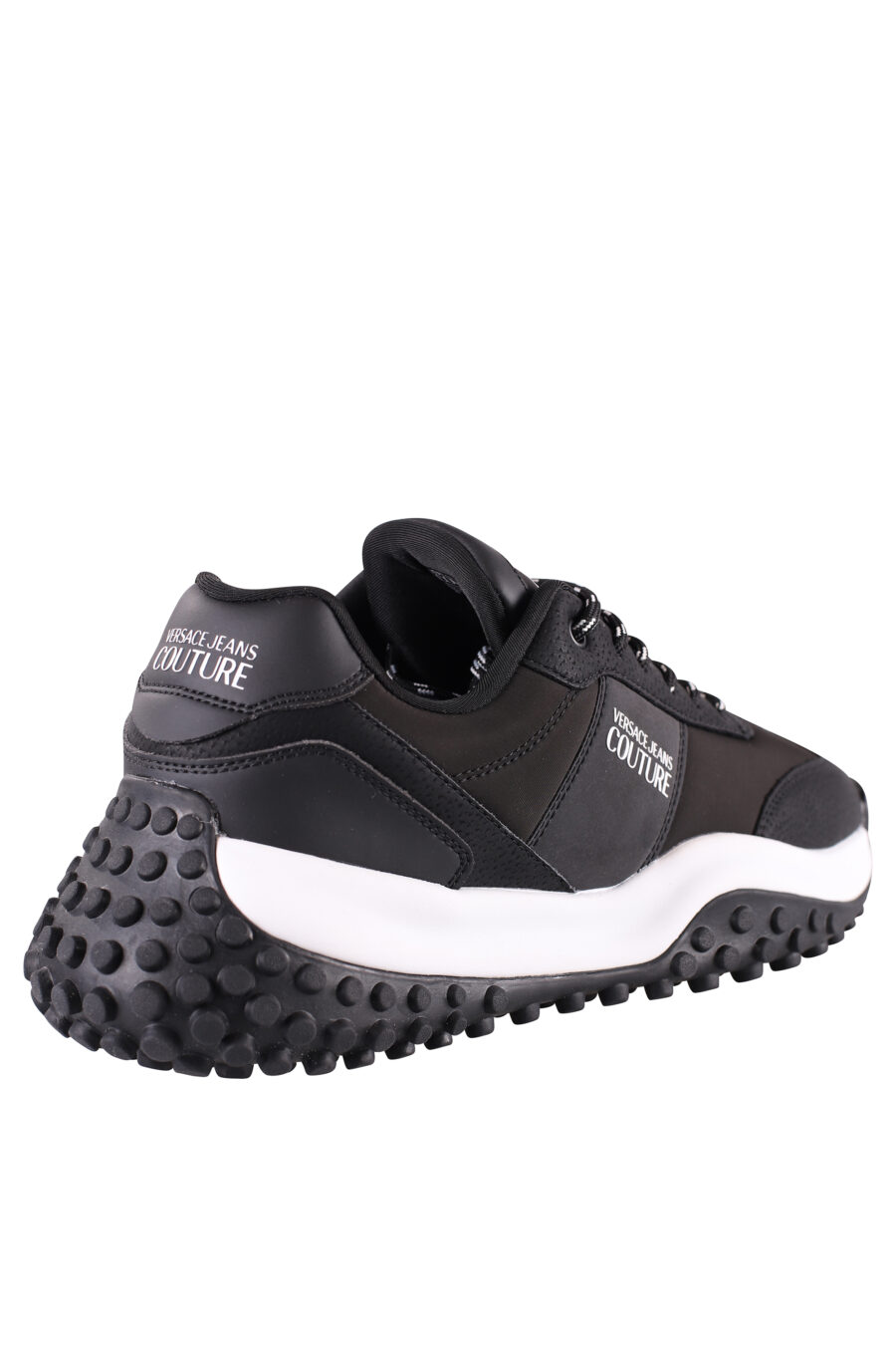 Zapatillas negras con minilogo blanco y suela bicolor - IMG 8489