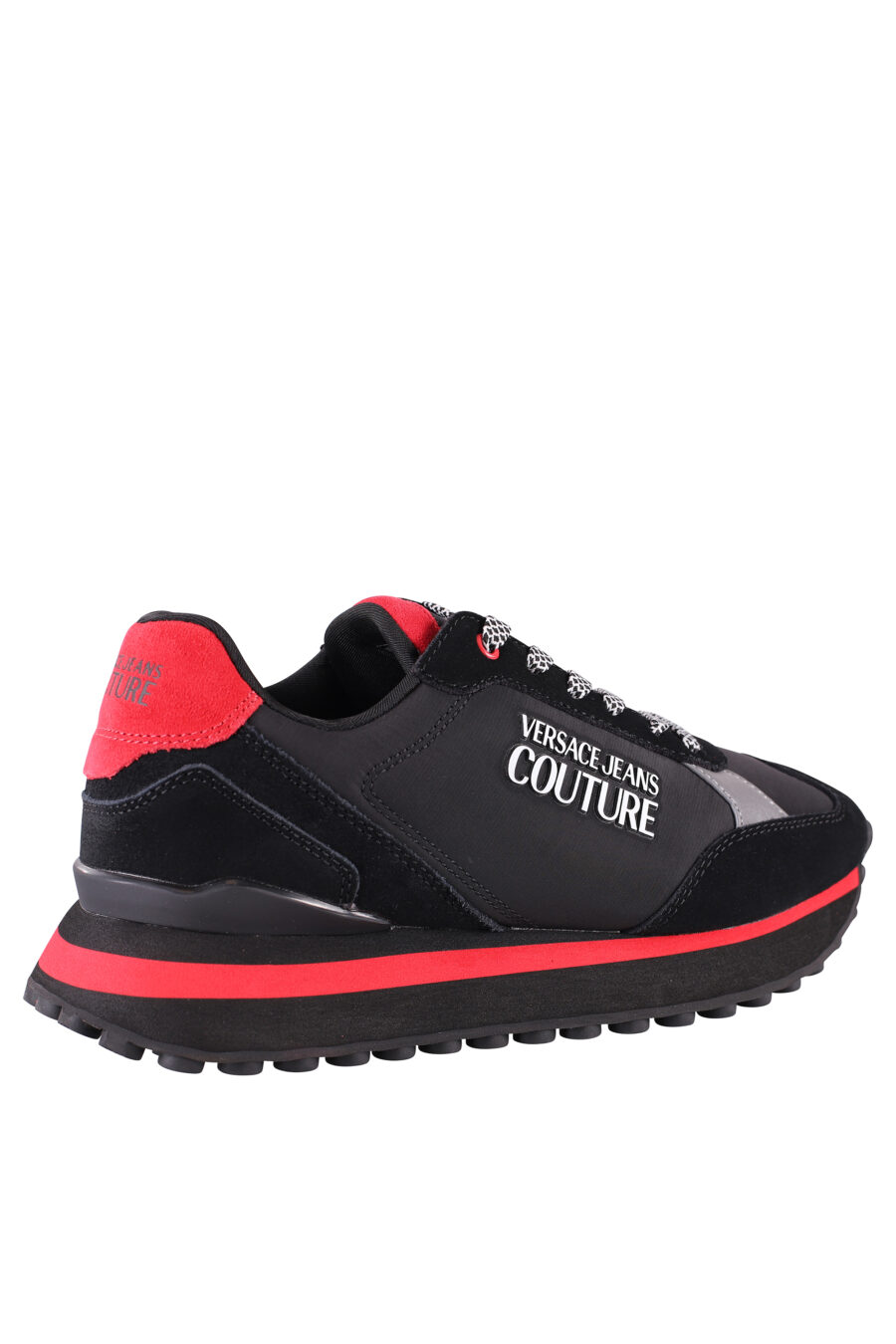 Zapatillas negras y rojas con plataforma y logo plateado - IMG 8494
