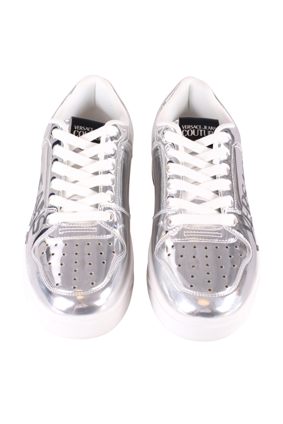 Silberne Schuhe mit Spiegeleffekt und Maxilogo - IMG 8501