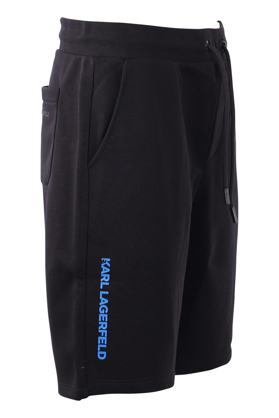 Pantalón corto de chandal negro con logo azul - IMG 8586