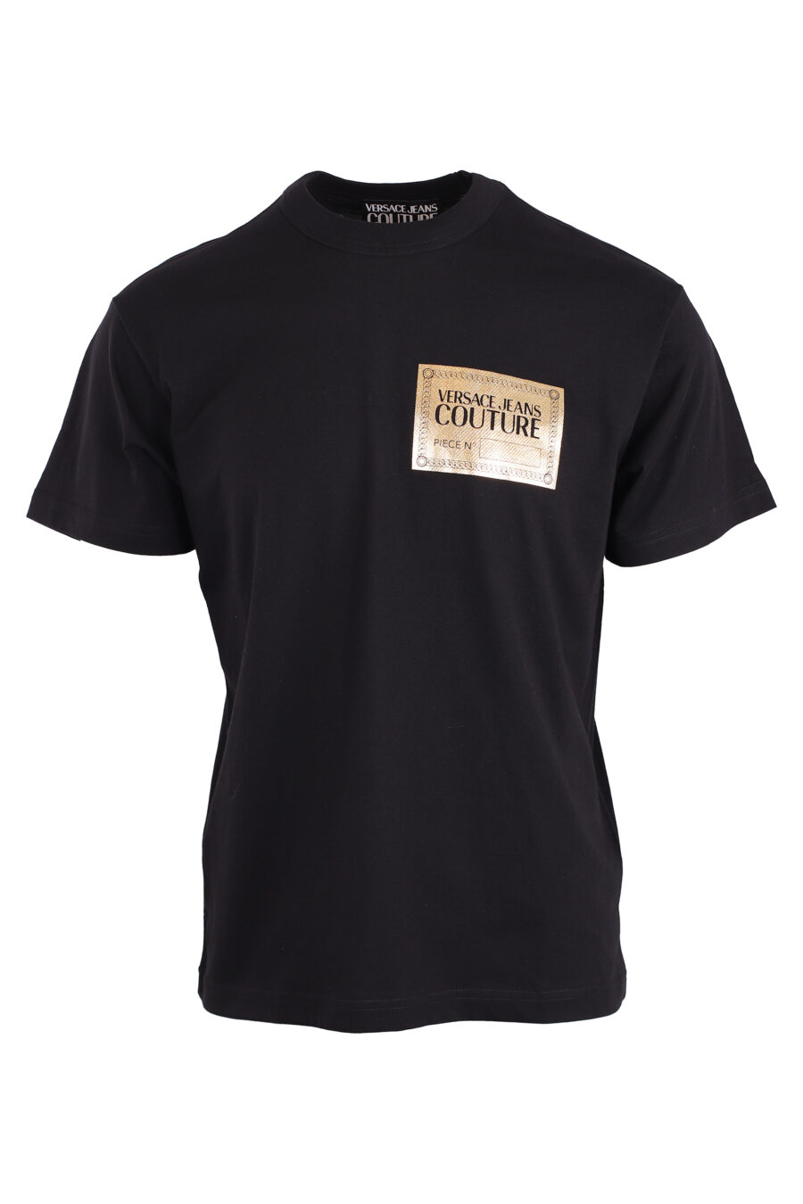 T-shirt preta com logótipo em chapa dourada - IMG 8947