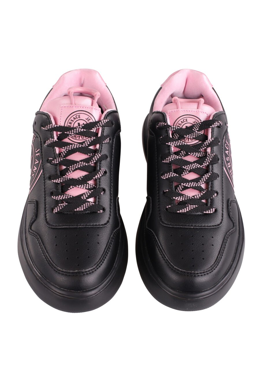 Sapatilhas pretas com pormenores e logótipo rosa - IMG 9112