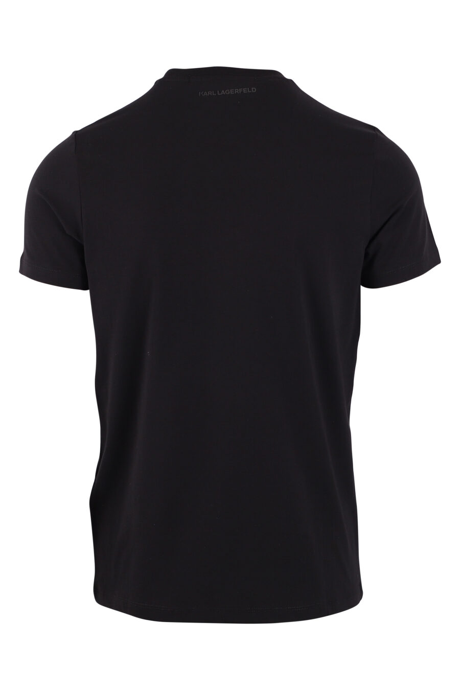 Camiseta negra con maxilogo "karl" en contraste blanco - IMG 9410