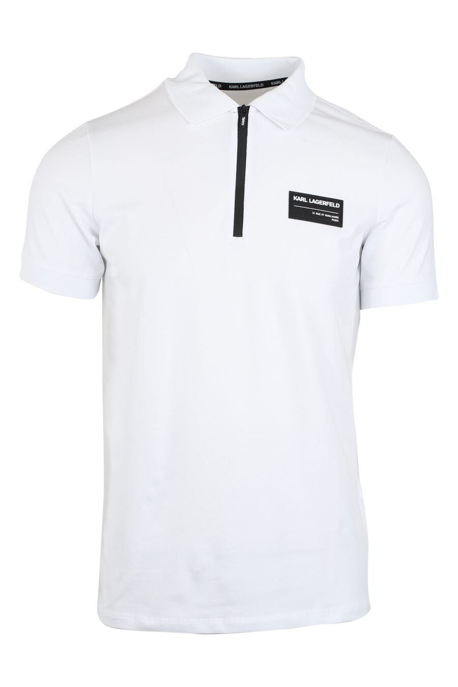 Weißes Poloshirt mit Reißverschluss und weißem Logoaufnäher - IMG 9494