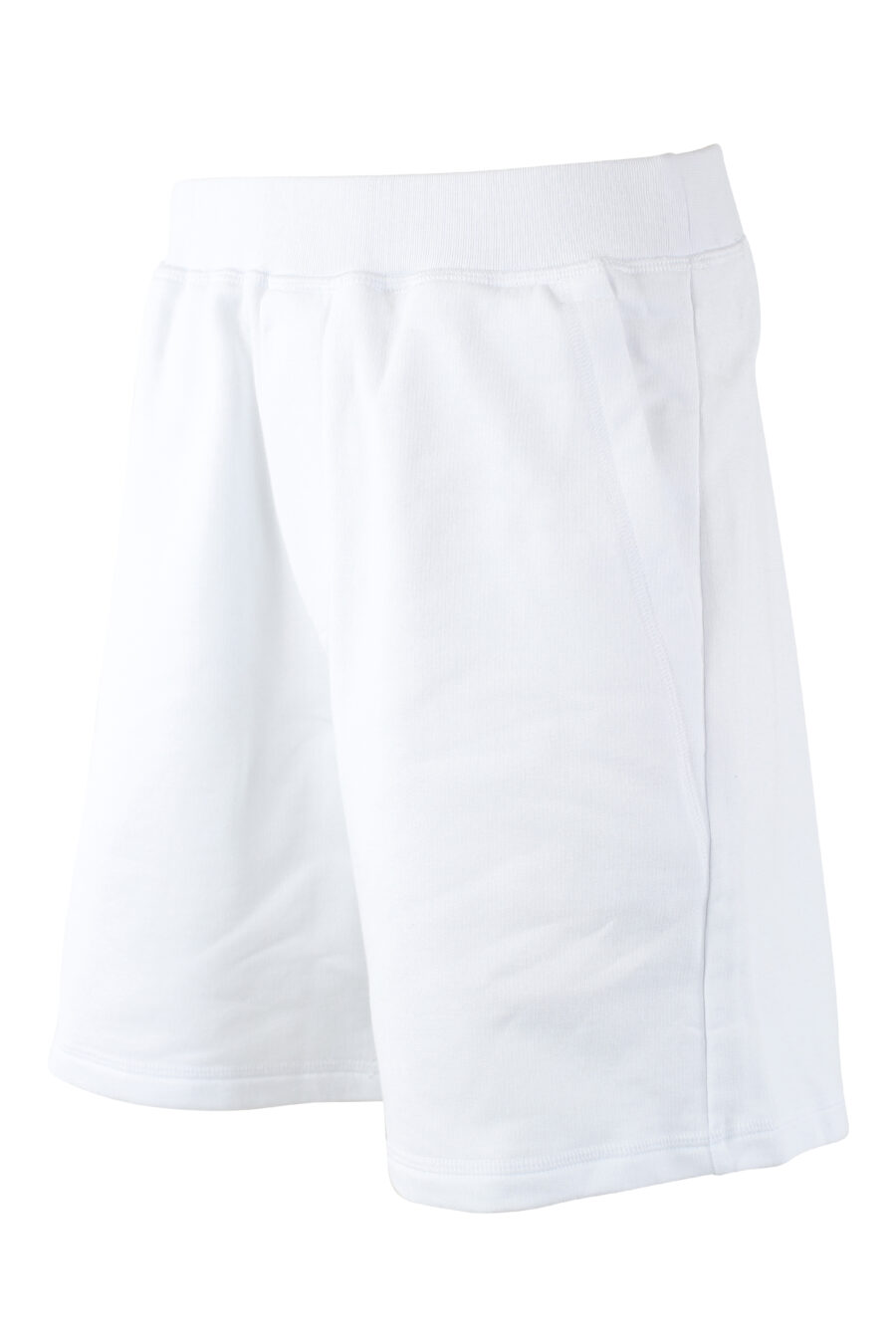 Pantalón de chándal blanco corto "relax fit" - IMG 9720