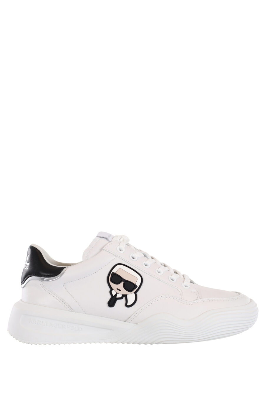 Zapatillas blancas con suela ondulada y logo de goma - IMG 0010