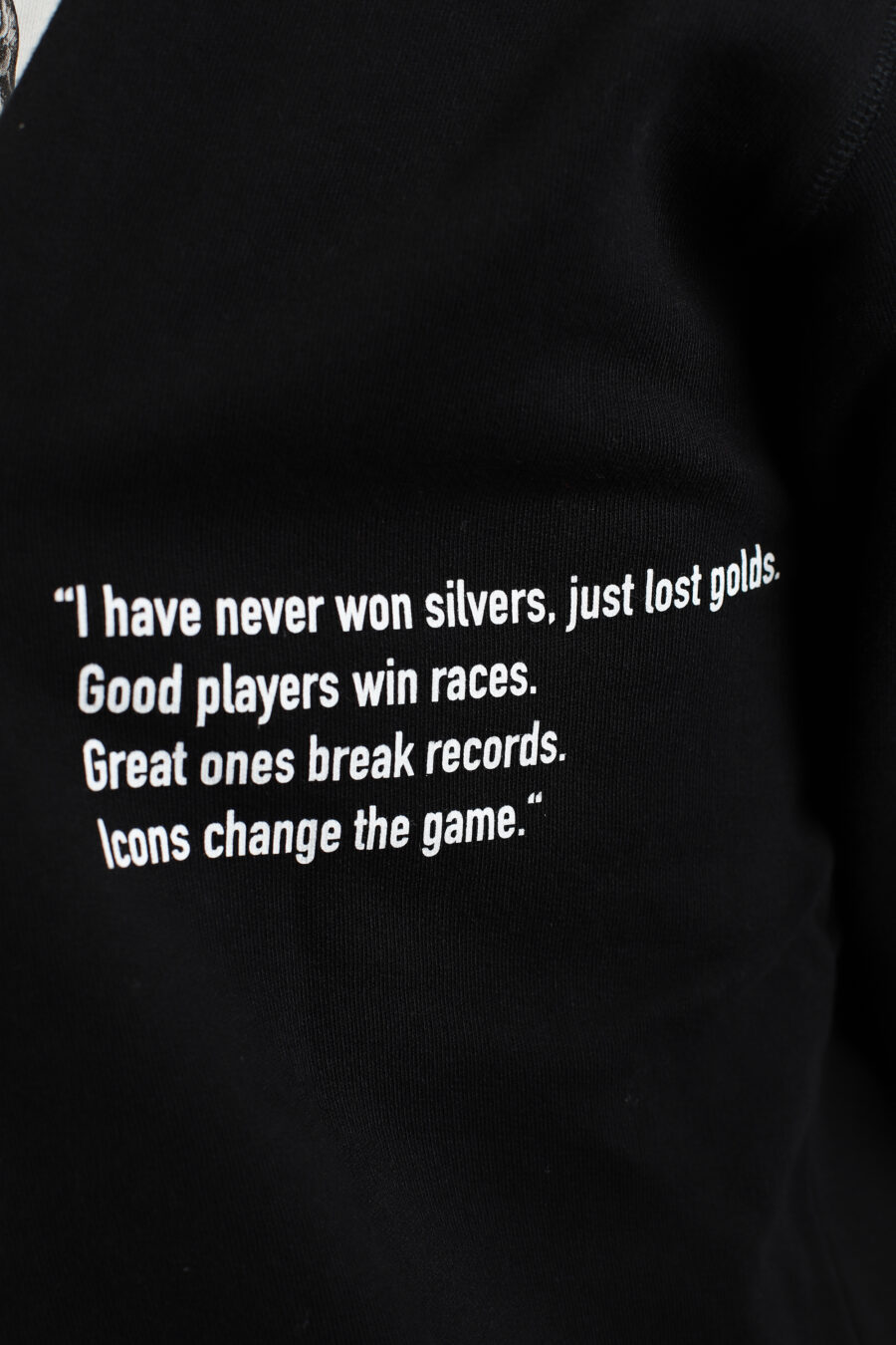 Schwarzes Sweatshirt mit Logo "Ikone Ibrahimovic" - IMG 0447