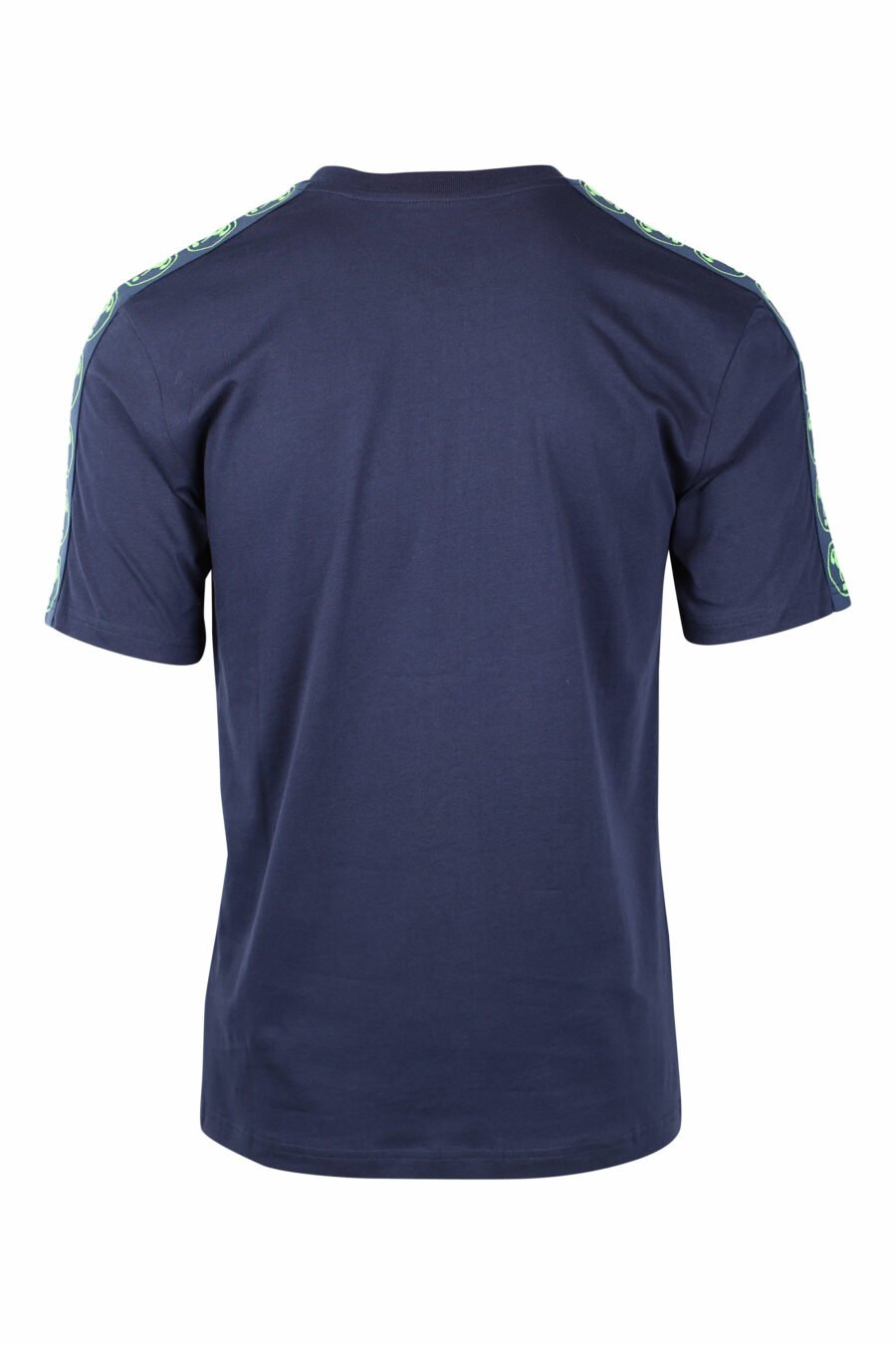 Camiseta azul oscura con minilogo doble pregunta en verde - IMG 1443