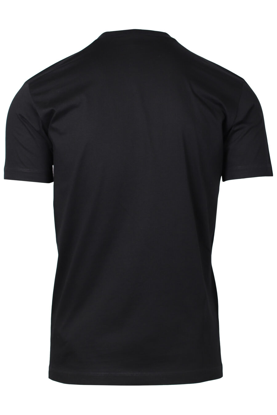Camiseta negra con maxilogo vertical blanco - IMG 2216