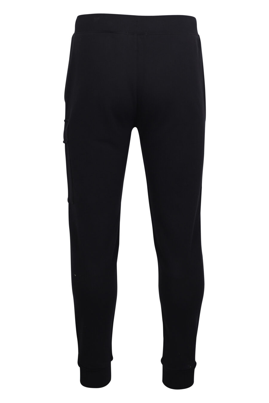 Pantalón negro cargo con bolsillos diagonales y minilogo circular - IMG 2474