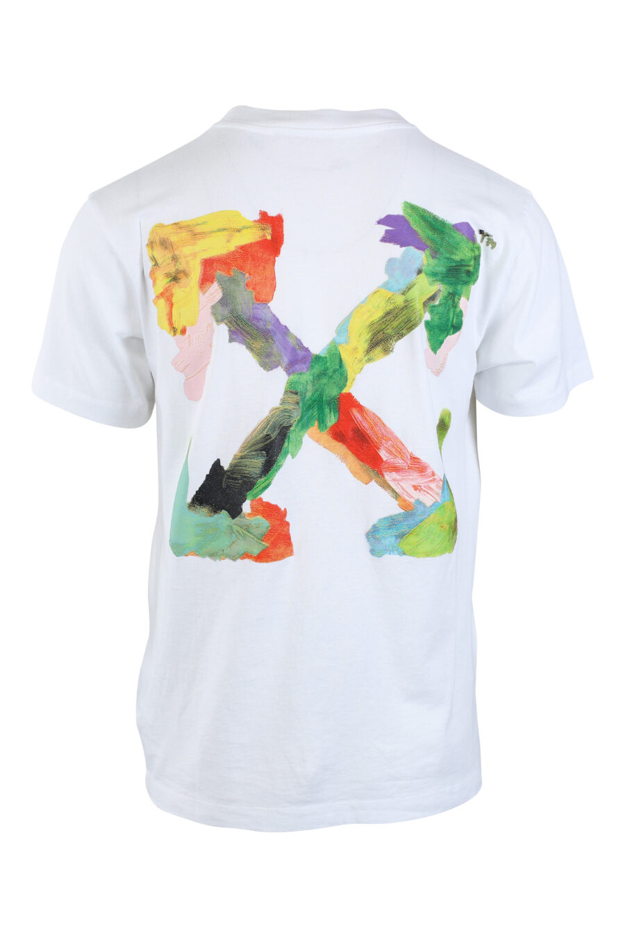 Camiseta blanca con maxilogo "arrow" multicolor por detrás - IMG 2617