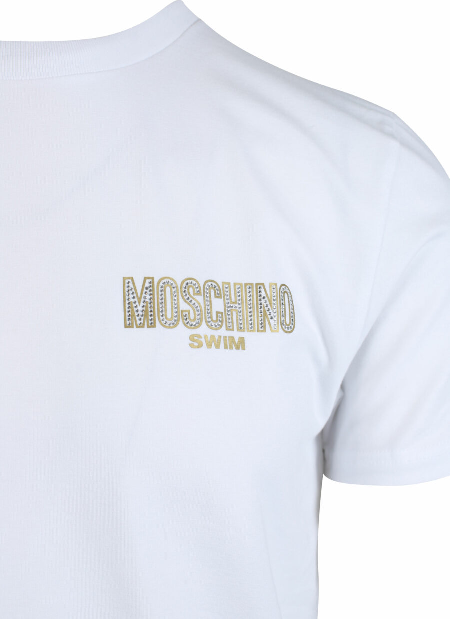 Camiseta blanca con logo pequeño en dorado y strass - IMG 2658