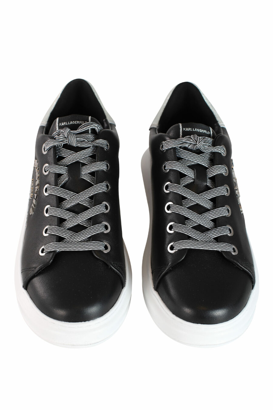 Zapatillas negras con detalles plateado y logo lettering "rue st guillaume" - IMG 3572