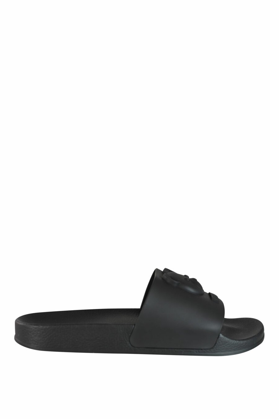 Black flip flops with monochrome embossed maxilogo - IMG 3573
