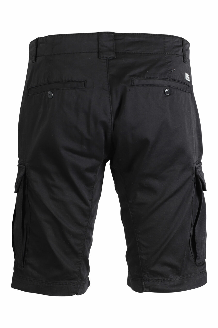 Pantalón corto negro estilo cargo con minilogo circular - IMG 9470