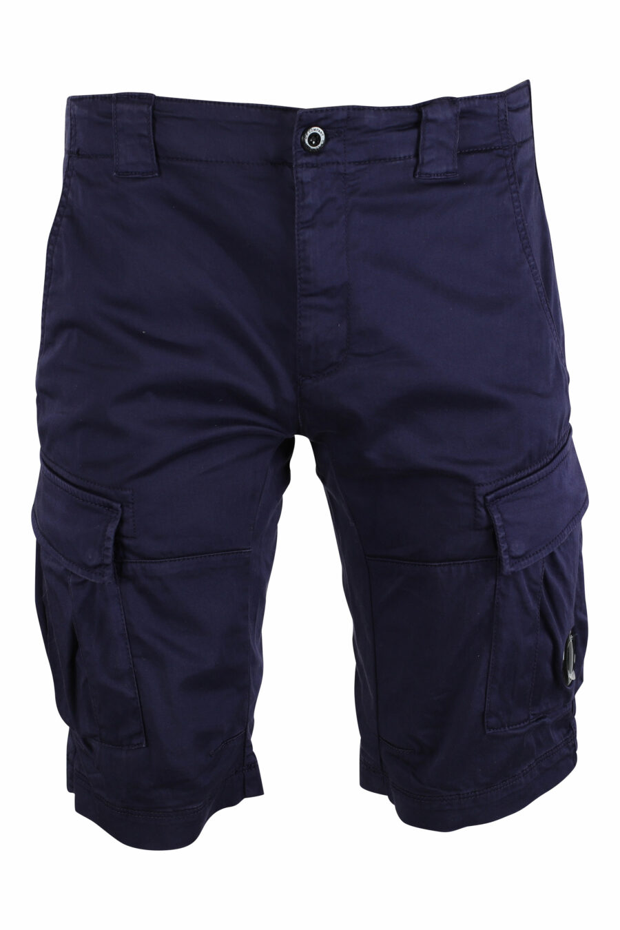 Pantalón corto azul oscuro estilo cargo con minilogo circular - IMG 9489