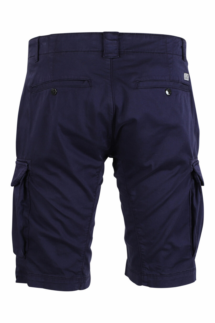 Pantalón corto azul oscuro estilo cargo con minilogo circular - IMG 9492