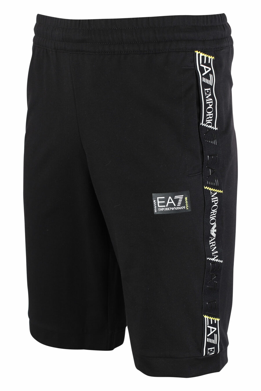 Pantalón de chándal negro corto con logo en cinta laterales - IMG 9505