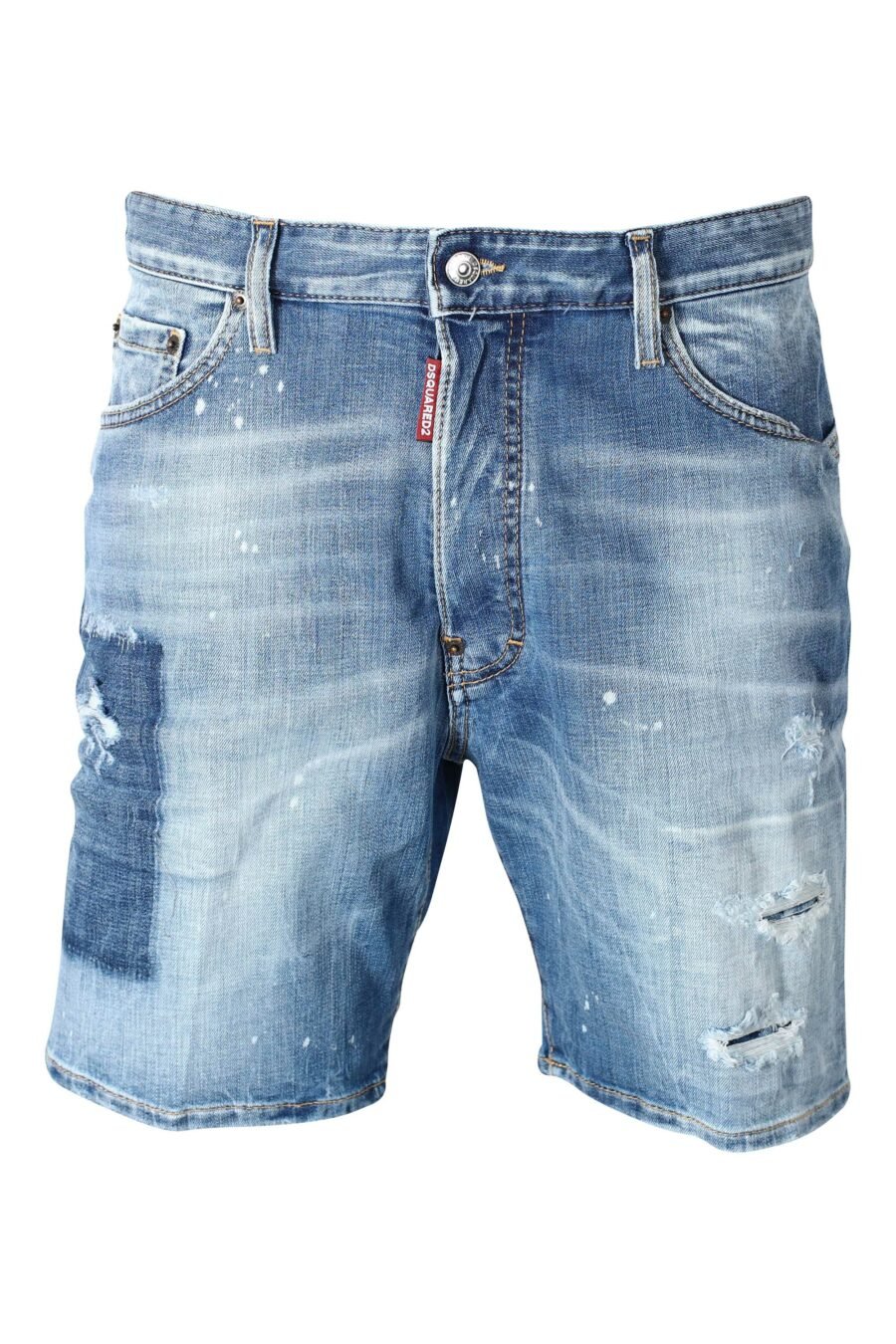 Blaue Denim-Shorts mit Aufnäher und grafischem Aufdruck auf dem Rücken - IMG 9593