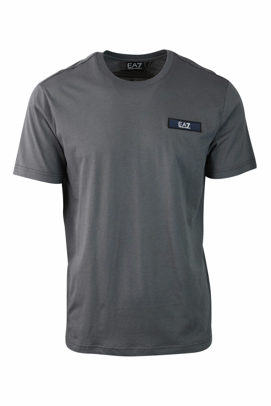 Graues T-Shirt mit Mini-Logo auf rechteckigem Aufnäher - IMG 0107