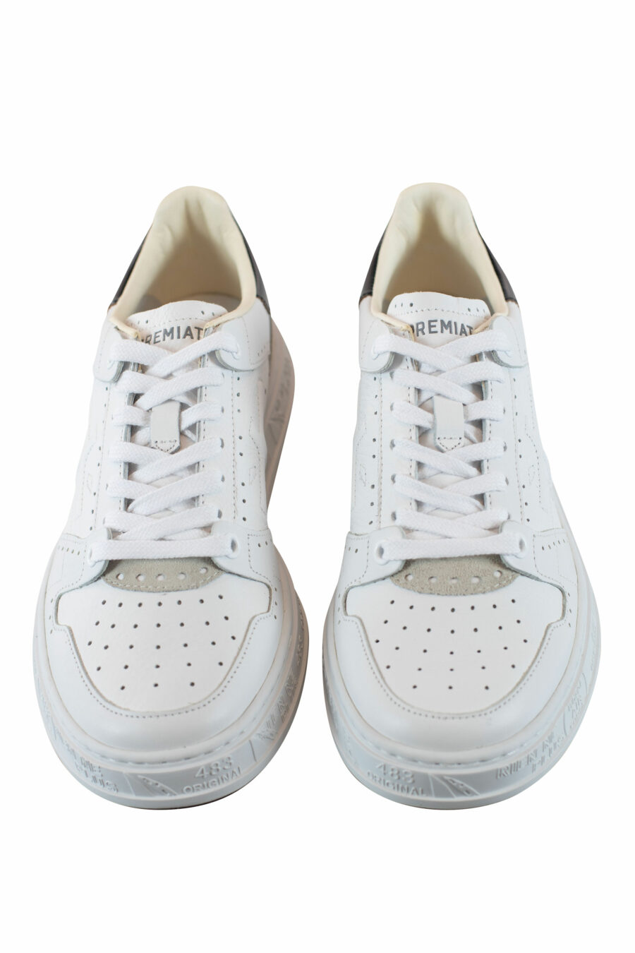 Zapatillas blancas con detalle negro "quinn 6299" - IMG 4323