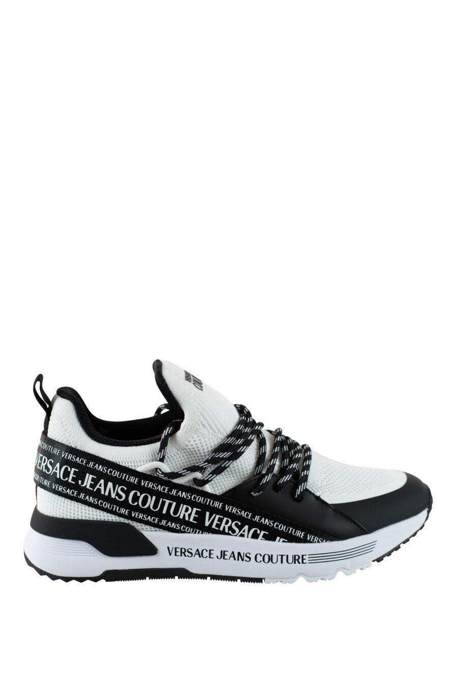 Zapatillas blancas y negras "dynamic" estilo calcetin con logo en cinta - IMG 4514