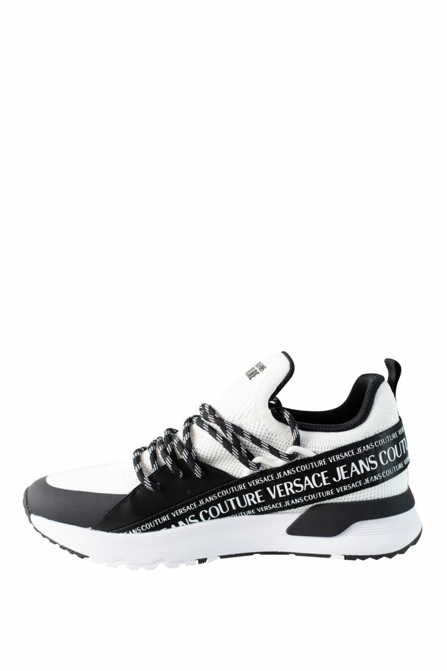 Zapatillas blancas y negras "dynamic" estilo calcetin con logo en cinta - IMG 4517