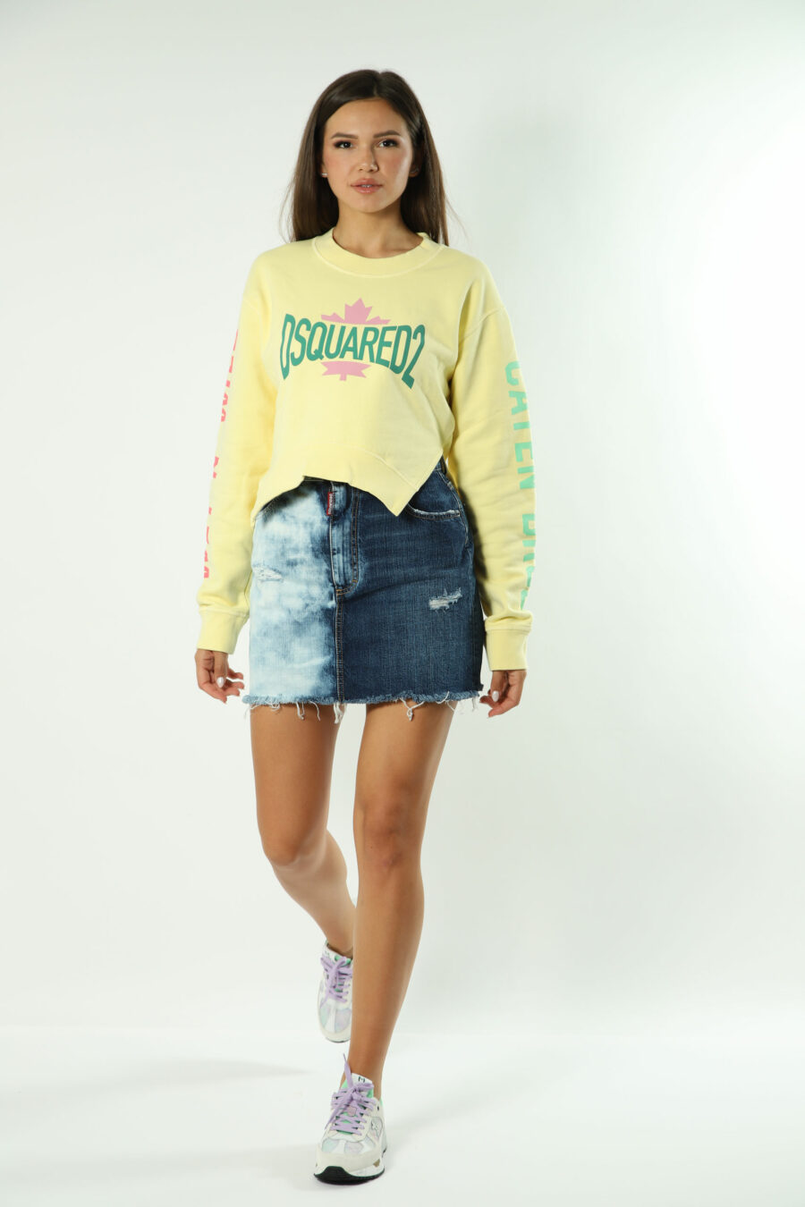 Yellow sweatshirt with green maxilogo and text on sleeves - 8052134554463 4