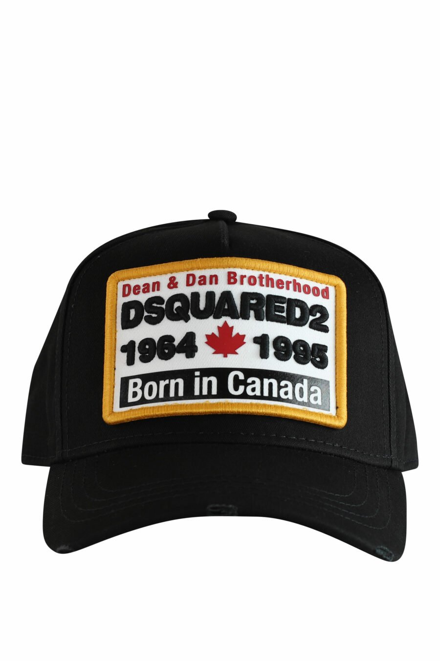 Gorra negra con recuadro blanco con logo y detalles amarillos - IMG 1240