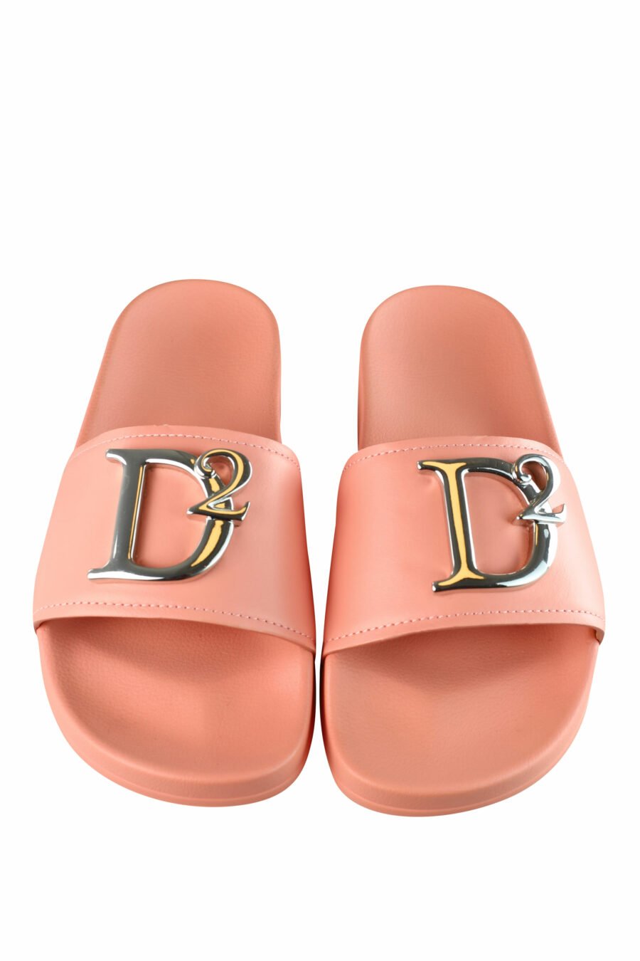 Pink flip flops with metal "D2" logo - IMG 1293