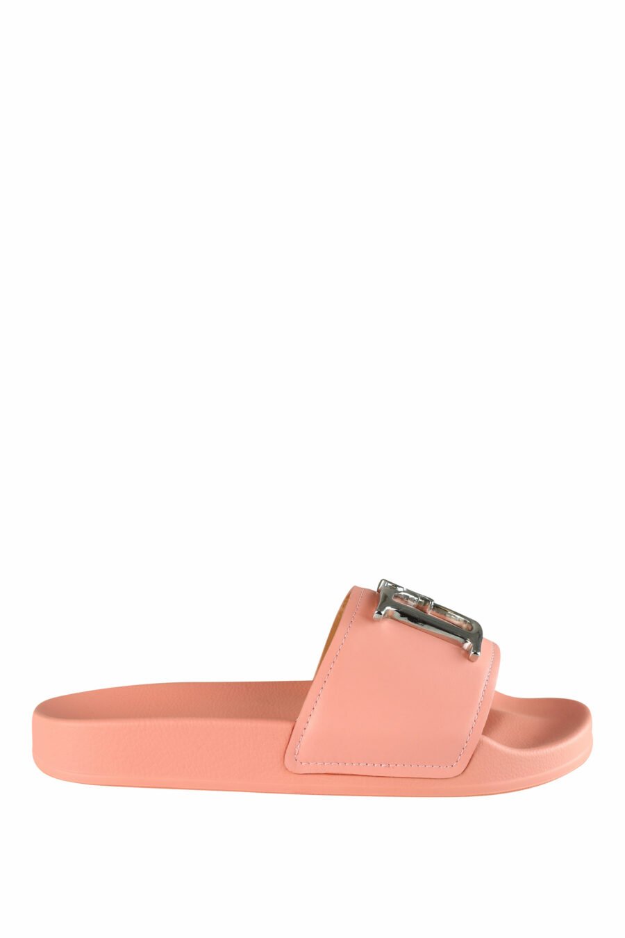 Pink flip flops with metal "D2" logo - IMG 1302