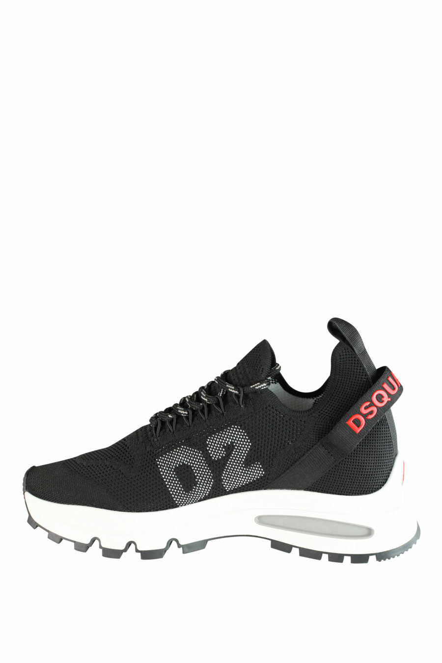 Zapatillas negras "Run D2" con logo en rojo - IMG 1416